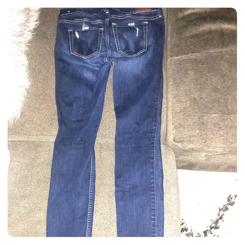 Hollister low rise distressed skinny jeans SIZE 5